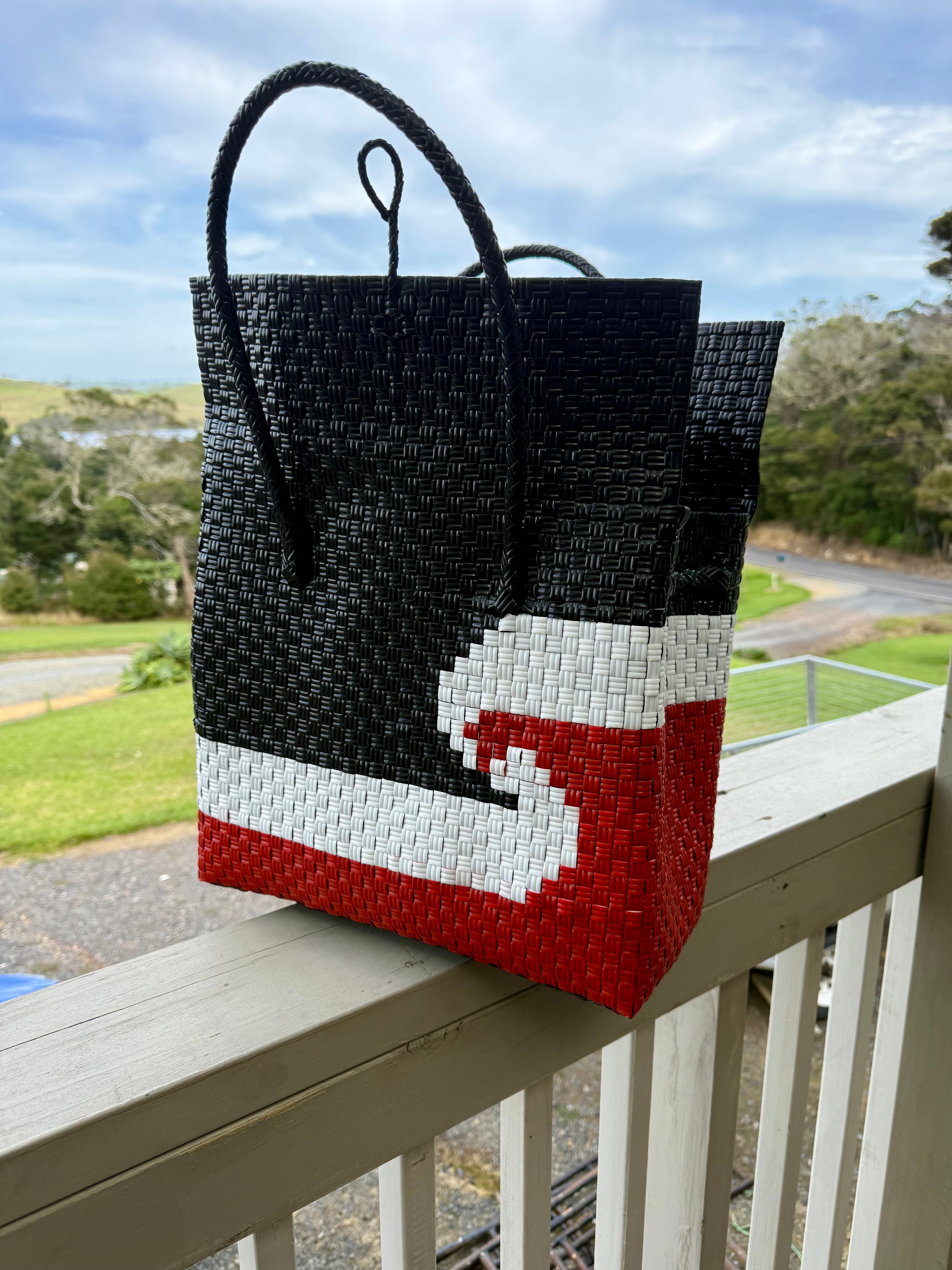 "Tino Rangatiratanga" Picnic Bag image 2