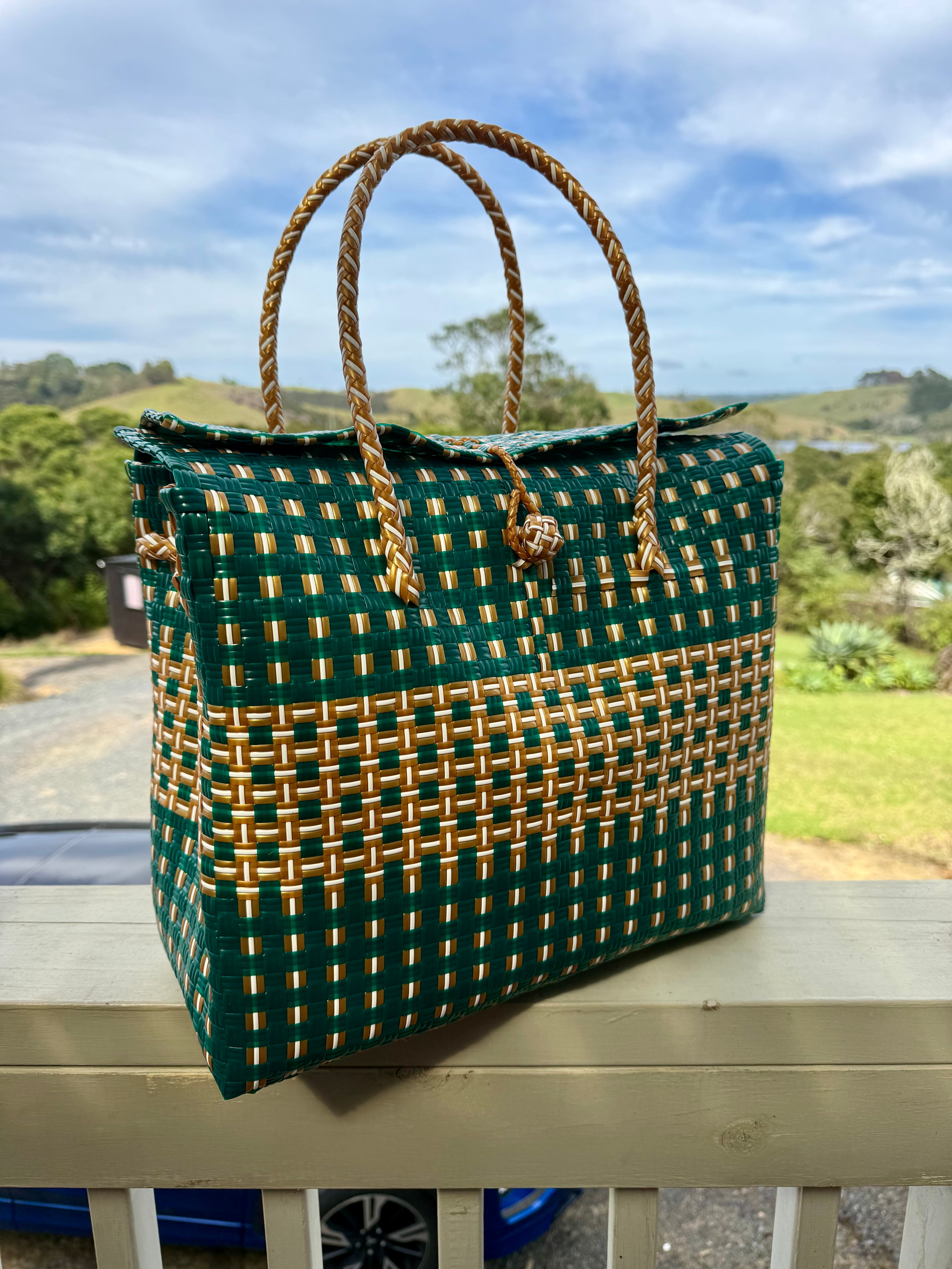 Green / Gold Chequered Picnic Bag image 0